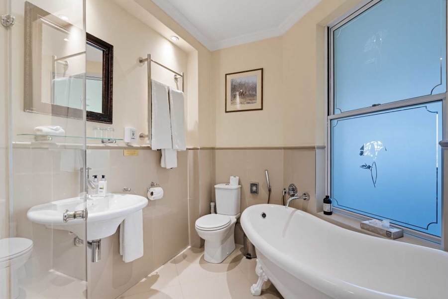 14 Bedroom Property for Sale in Oranjezicht Western Cape
